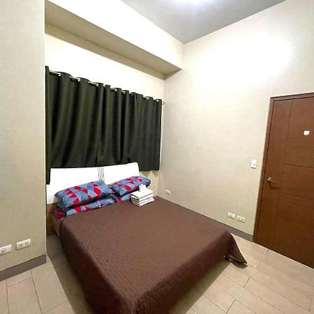 Lovely 2 Bed Room Condo Infront Of Naia Terminal 3 Manila Exterior foto